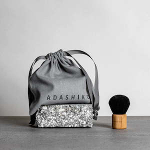 Adashiko: Adashiko Kabuki Cleansing Brush and Linen Bag