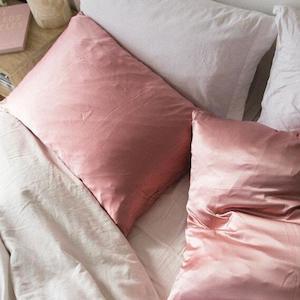 Penney Bennett: Silk Pillowcase in Rose