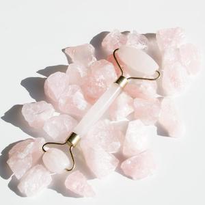 Gildie Lifestyle: Rose Quartz Facial Roller