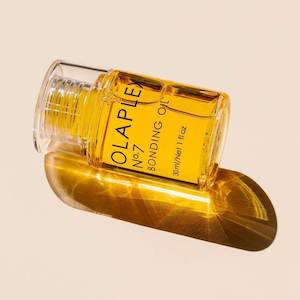 Shine Gloss: Olaplex No. 7 Bonding Oil