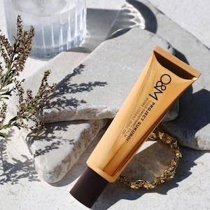 Shine Gloss: O&M Project Sukuroi Smoothing Balm