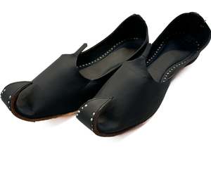 Footwear: Pure Leather based very soft cushioned Men’s Punjabi Jutti