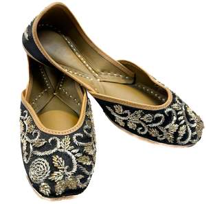 Pure leather very soft double cushioned based hand work Beautiful Punjabi Jutti