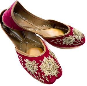 Women Punjabi Jutti: Pure leather very soft double cushioned based hand work Beautiful Punjabi Jutti