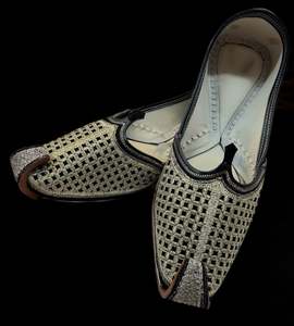 Pure Leather based very soft cushioned Men’s Punjabi Jutti