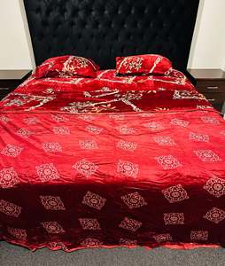 Bed Sheets With Duvet Cover: Beautiful Print Very Soft & Warm Fleno Bed Sheet With 2 Pillow Covers And Duvet Cover Of Reversible Design