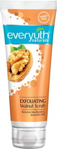 Face Scrub Gel: Everyuth Naturals Exfoliating Walnut Scrub with nano Multi Vit A, 50g