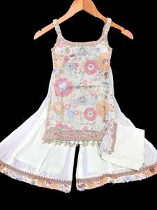(Video clip attached)Pastel Mint color Pure and soft georgette based sequined wi&hellip;