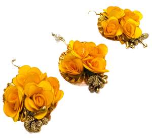 Beautiful Floral jewellery Earrings and Tikka set for Haldi/Mehndi