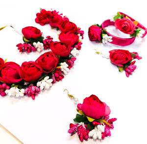 Beautiful Floral jewellery for Haldi/Mehndi (Necklace, earrings, 2 kade ,tikka, &hellip;