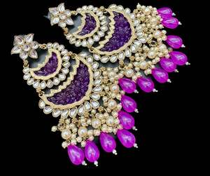 Earrings: Kundan & pearl work stylish earrings