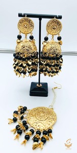 Punjabi Earrings: Punjabi Black Color Jadau Earrings with Tikka Set light Weight