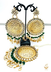 Deep Forest green pearls with kundan gold plated (artificial) round Pipal Patti &hellip;