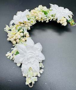 Gajra Floral Bun: Beautiful floral gajra with pearls