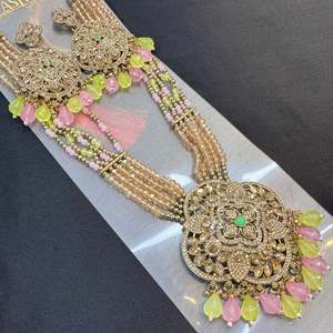Crystal pearls with fine golden Jerkan stone With Pearls Beaded Necklace Set Wit&hellip;