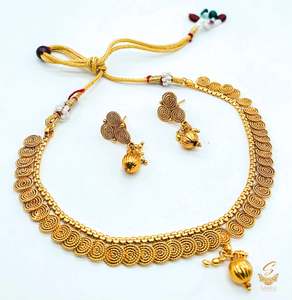 South Indian Necklace: small size beautiful gold plated (artificial) necklace set