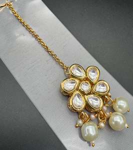Maang Tikka And Matha Patti: Original kundan stone beautiful tikka