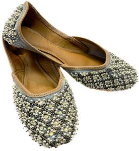 Pure leather very soft cushioned based hand work Beautiful Punjabi Jutti