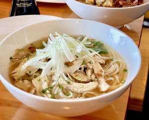 Ph%E1%BB%9F Vietnamese Rice Noodle Soup: CHICKEN PHO