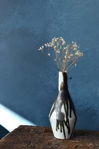 Sales: Black and White Vase | S