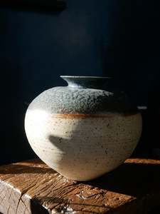 Master Range Vase - V