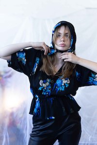 DONT CRY DAHLIA TEE - ELECTRIC BLUE