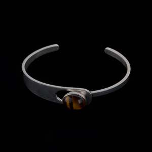 Frontpage: The Aperture Cuff