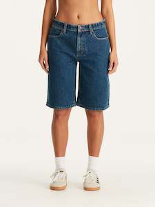 Womens Shorts: MID FARRAH SHORT INFINITE BLUE