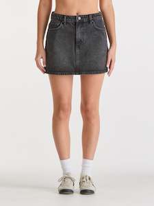 Lee: RELAXED MINI SKIRT SMOKED BLACK