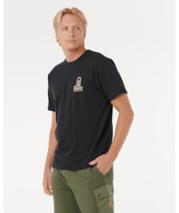 Rip Curl: VAPORCOOL SEARCH STACK TEE - BLACK/OLIVE