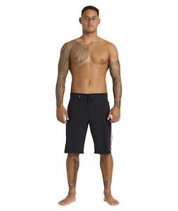 TAKARANGI BOARDSHORT 20 - BLACK