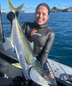 All Freediving Spearfishing Experiences Nz: Salt Session | Huntress Edition with Wettie!