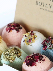 Products: Dubai Style Chocolate Pistachio Knafeh, 200g - Samantha Rose Flowers Ashburton Florist NZ