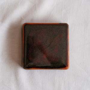 Wall Checker Tea Dust