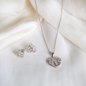 Products: s925 Silver Classic Vines Pendant With Earrings And Including s925 Chain