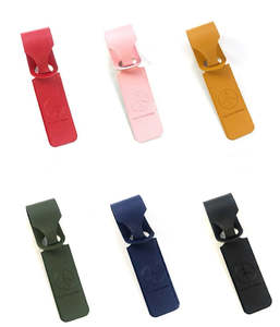 Wallets Accessories: Riley Luggage Travel Tag