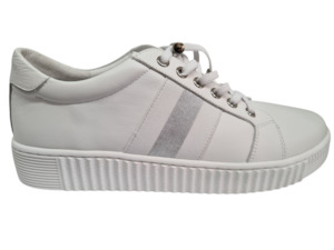 Sneakers: Hinako - Bonnie