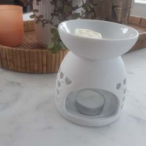 Heart Ceramic Wax Melt Burner + Free Savoir Vivre Wax Melt Square 30g