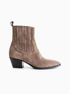 Pixie taupe suede