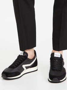 Sneakers: Retro Runner black