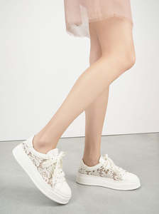 Sneakers: Lacey off white
