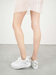 Daisy white