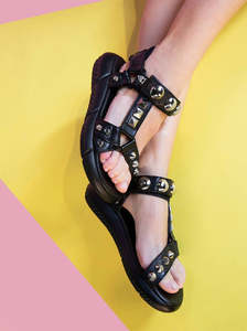 Rivetto black