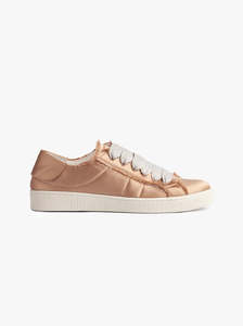 Pedro Garcia: Persy praline satin