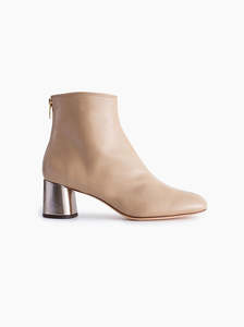 Veta Precious nude