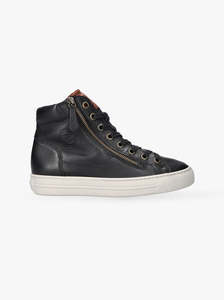 Boots: Chalet black / tan