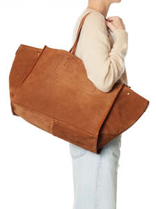 Leon Large caramel suede