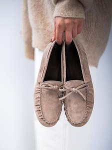 Shoes 1: Dakota taupe suede