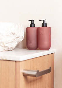 The Aromatherapy Company: Smith & Co. Lotion 400ml - Blush Rose & Blackberry