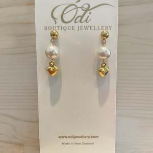 Odi Boutique - Pearls Heart Drops